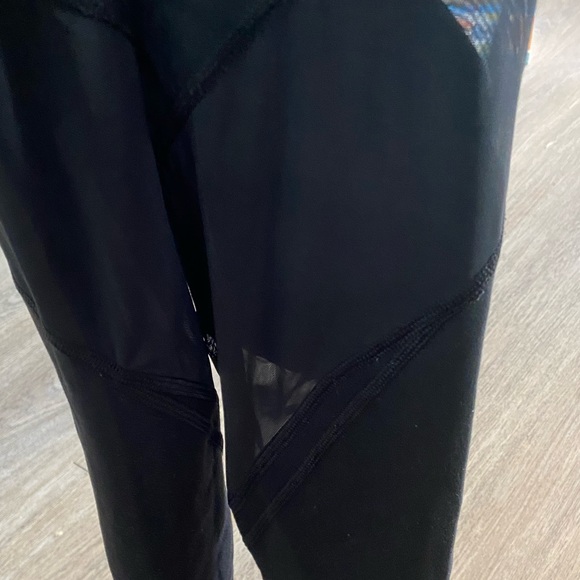 Victoria secret leggings - Picture 2 of 3